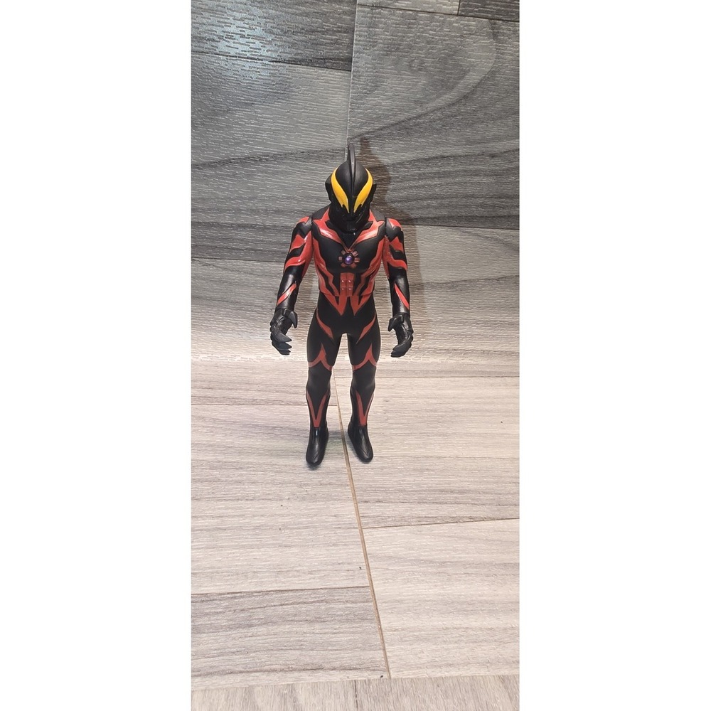 Ultraman Ultra Monster Kaiju Belial Action Figure - 2009 Bandai
